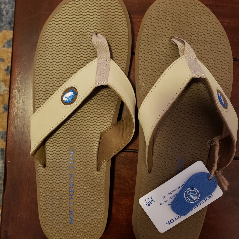NWT Men's Southern Tide Flip Flops